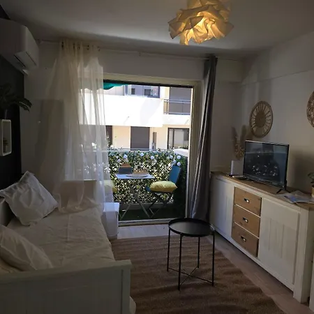 Appartement Charming For Two With Balcony In *