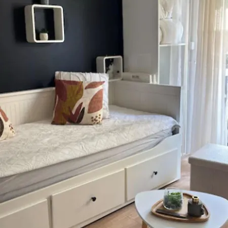 Charming For Two With Balcony In Appartement Antibes