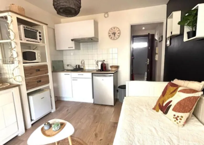 Charming For Two With Balcony In